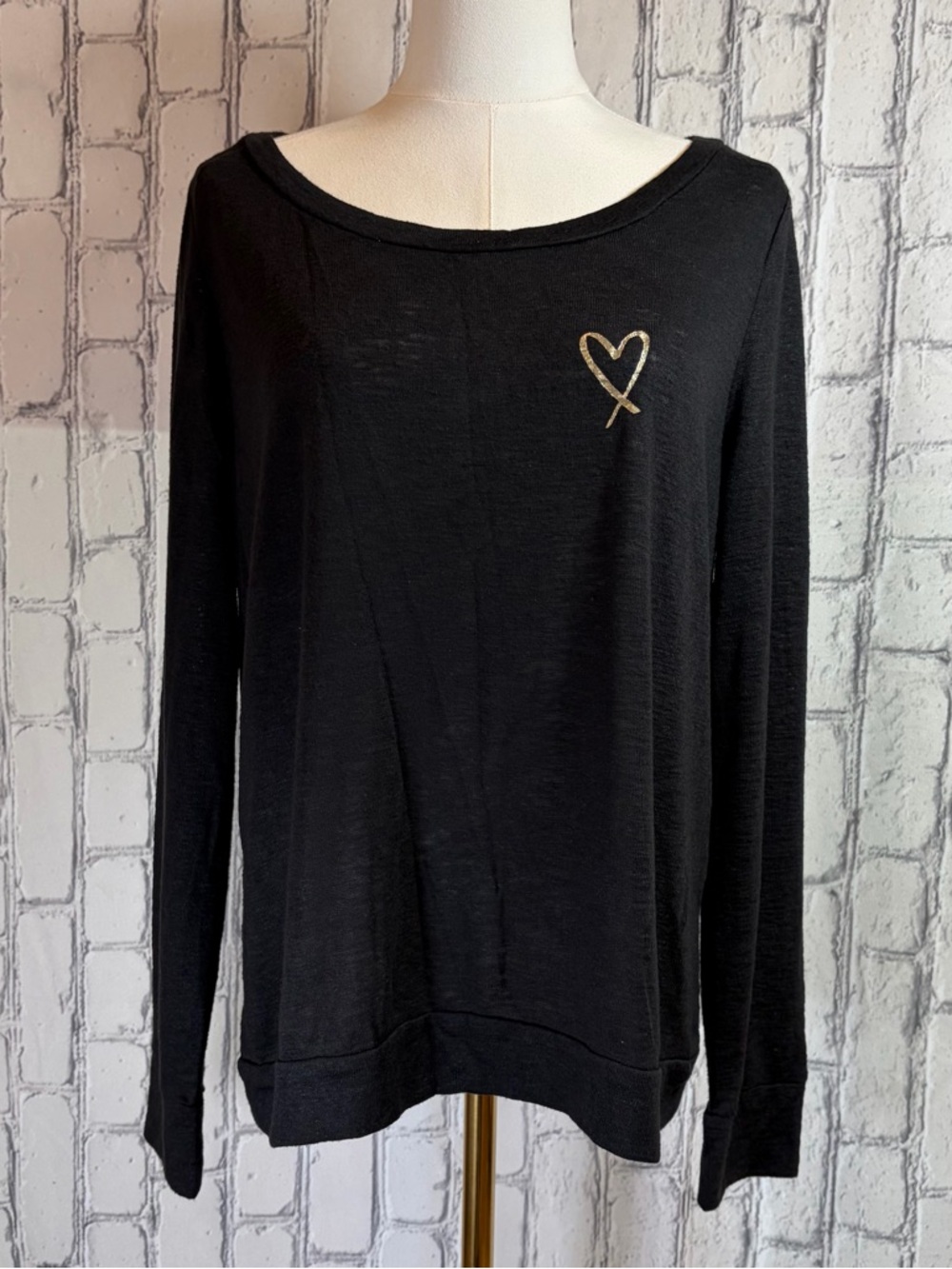 Victoria Secret:M Black Women's Long Sleeve PJ Top Gold Heart Detail  Knit Soft